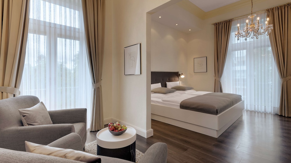 Ringhotel Rheinhotel Dreesen 28/41