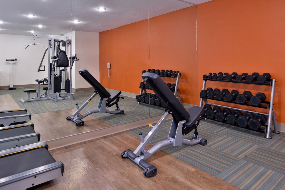 Holiday Inn Express Hotel And Suites Farmington Bloomfield 37/69