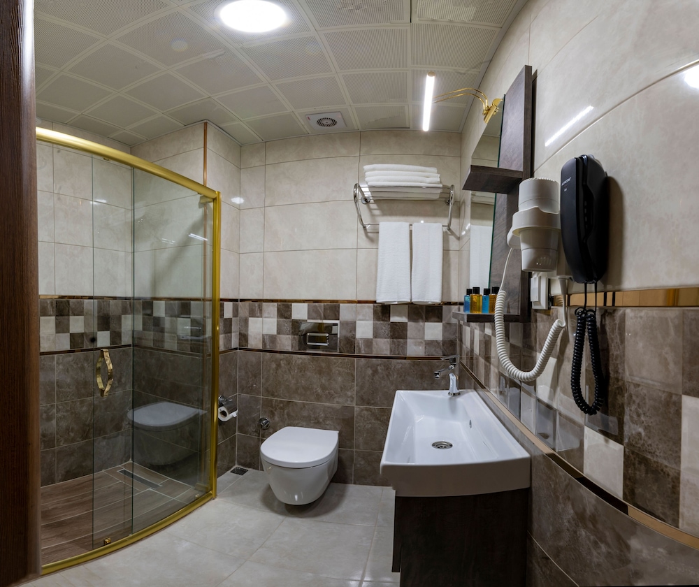 New Emin Hotel 19/20