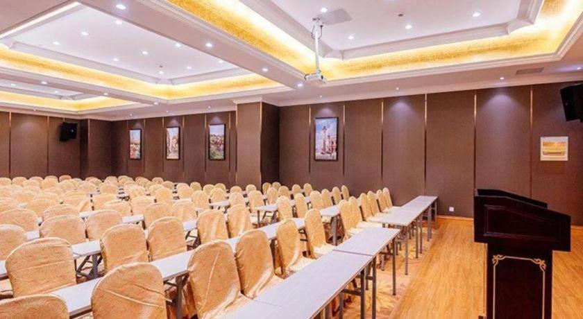 Vienna International Hotel (Shanghai Dishui Lake Lingang New City) 59/64