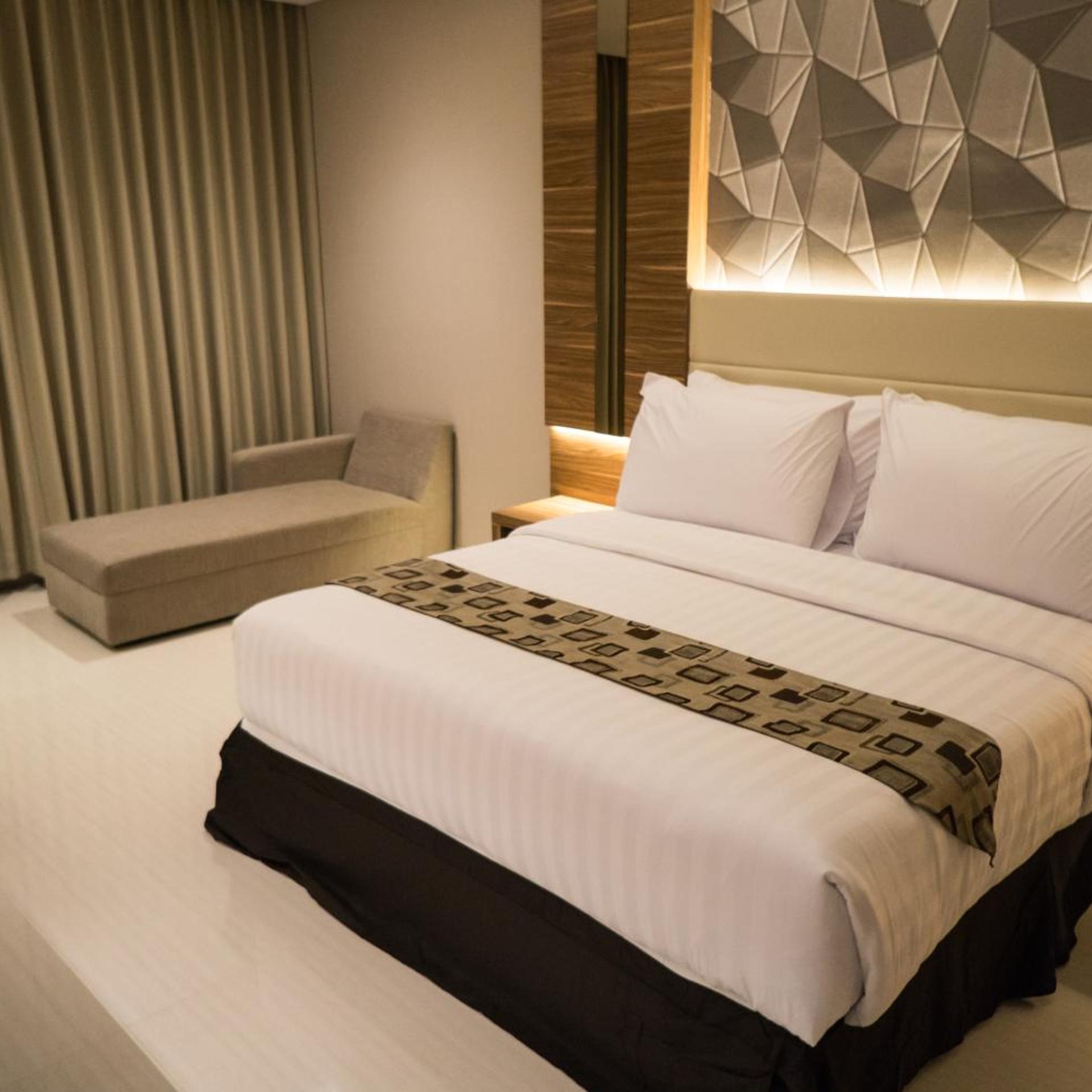 Deluxe, Double or Twin Bed