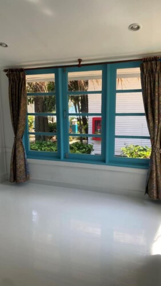 Sand Sea Beach Resort 38/46