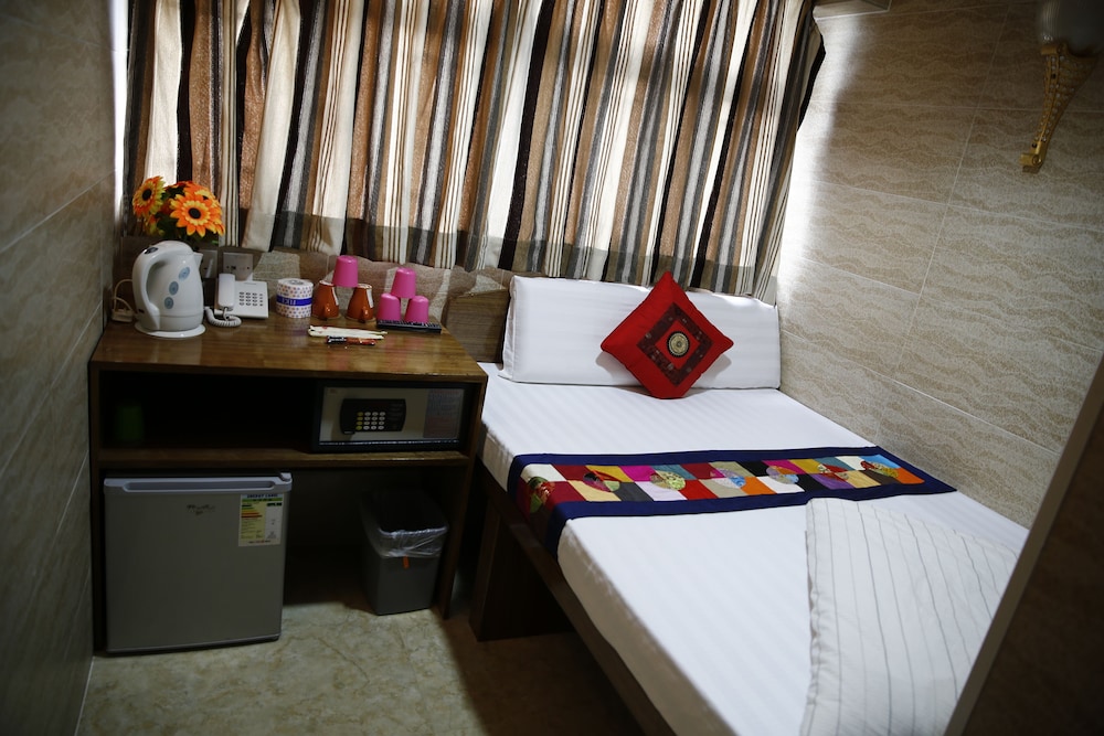 Sandhu Hotel 30/39