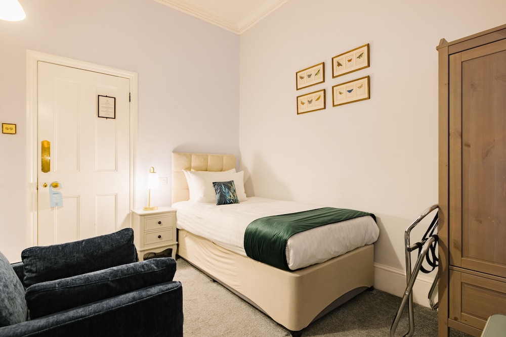 Abbey Court Hotel Notting Hill 26/50