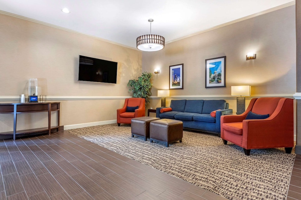 Comfort Inn & Suites Villa Rica, GA 30/47