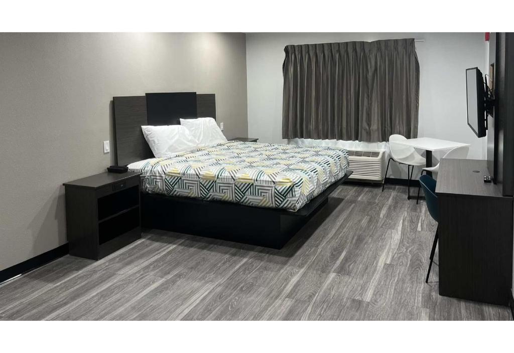 2 Queen Beds - Mobil Access Tub Nsmk Kitchen