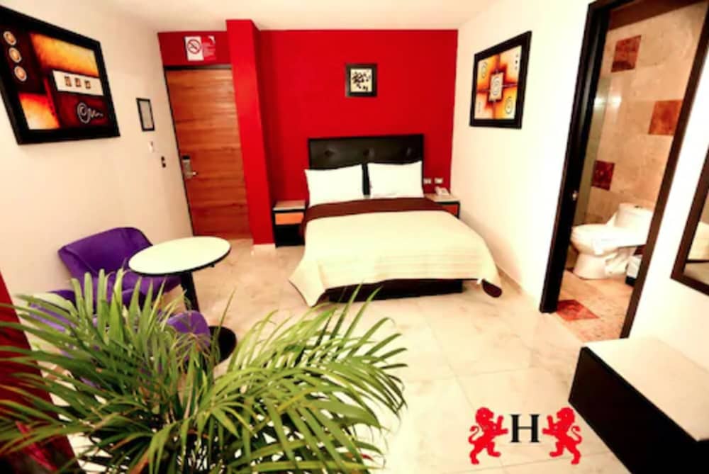 Hotel Leones 19/37