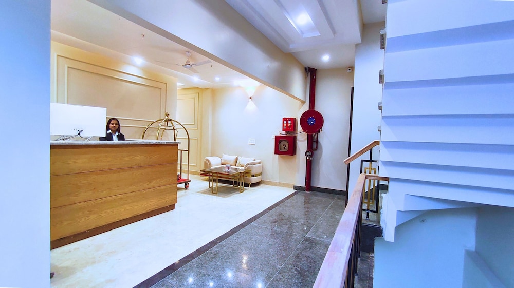 MGR Hotel Moradabad 8/50