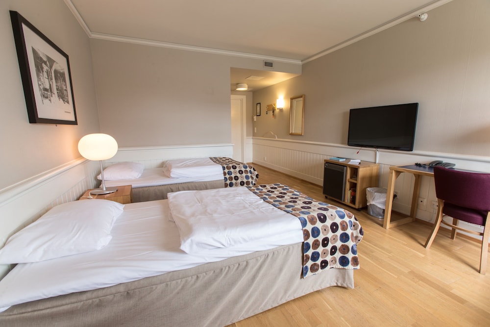 Compact, Twin Beds