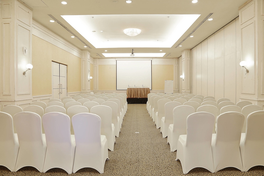 Grand Asmat Hotel and Convention Center 53/63