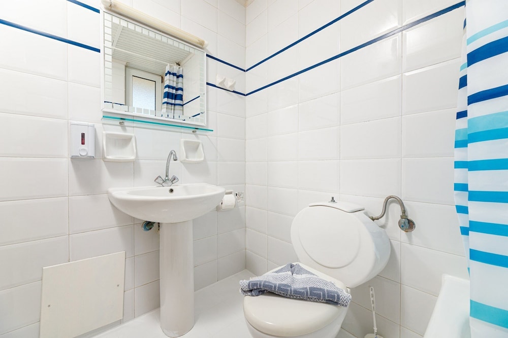 Kostakis Beach Hotel 42/46