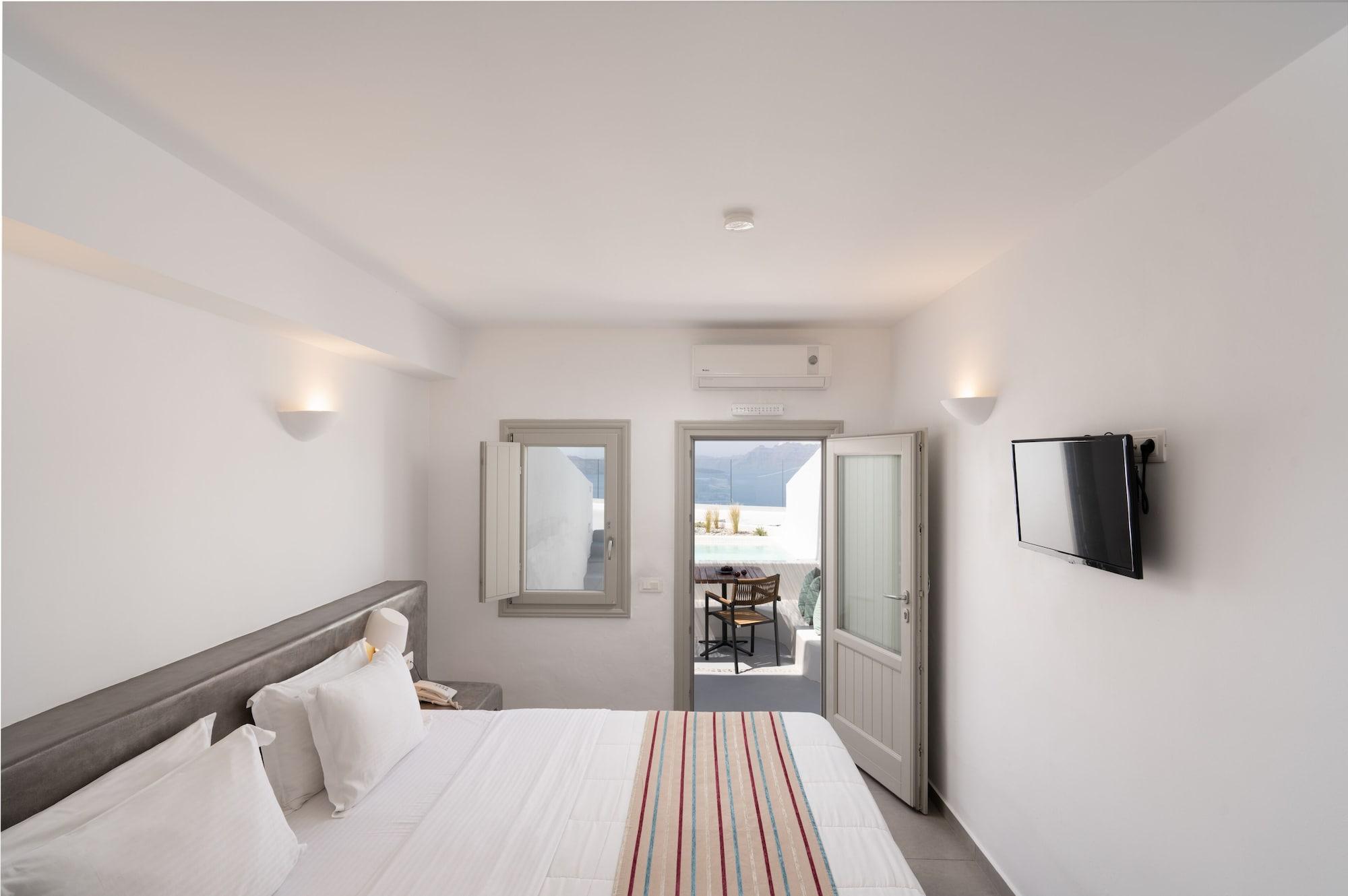 Deluxe, Plunge Pool