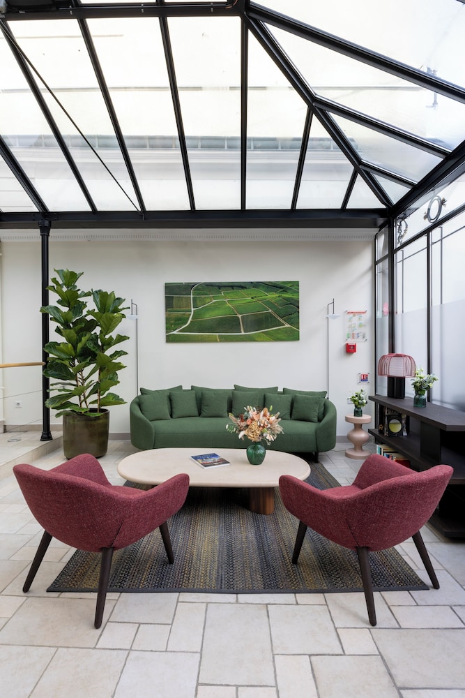 Jean Moat Hatel Spa 20/26