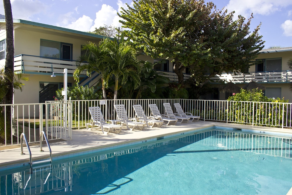 Seaspray Surf Lodge 38/56