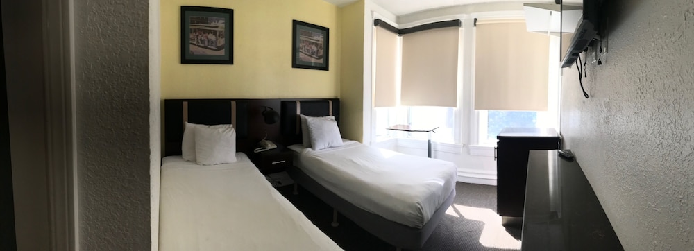 Casa Loma Hotel 21/58