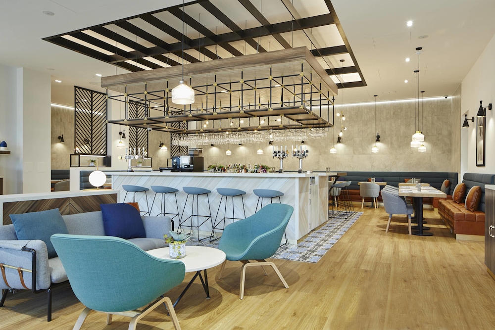 Courtyard by Marriott Luton Airport 11/57