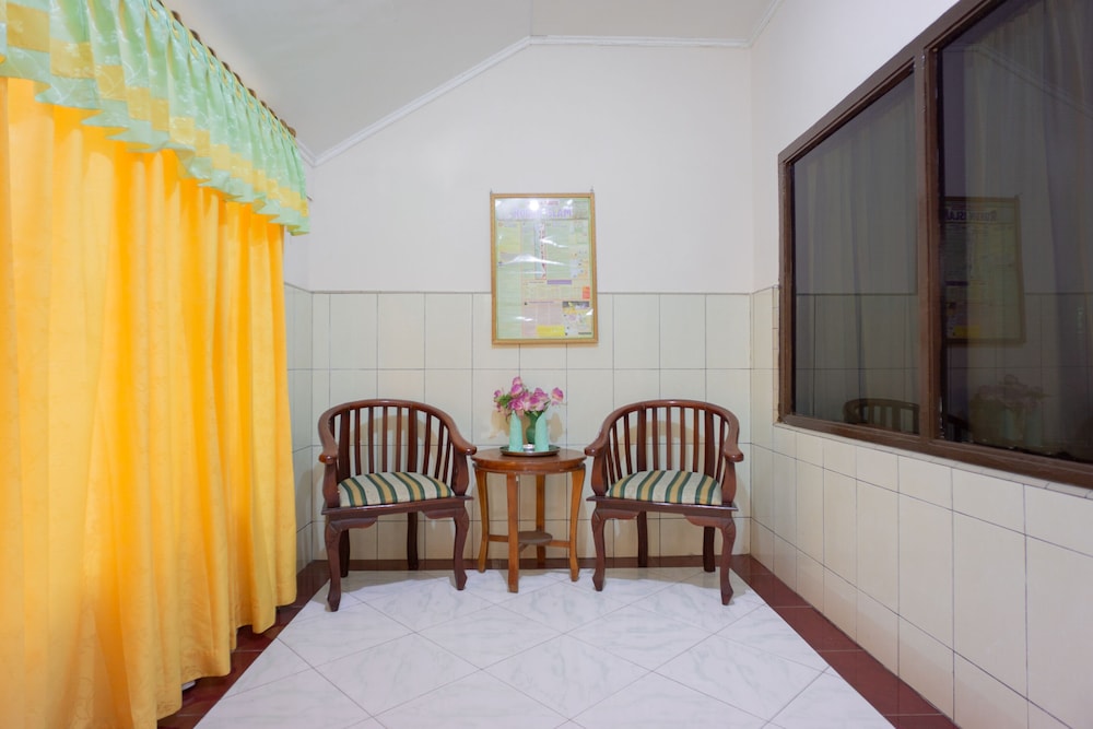 OYO 2180 Vina Vira Hotel 27/31