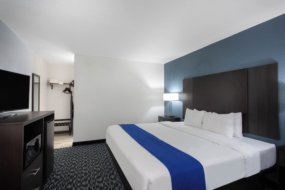 Clarion Pointe Charlotte 15/57