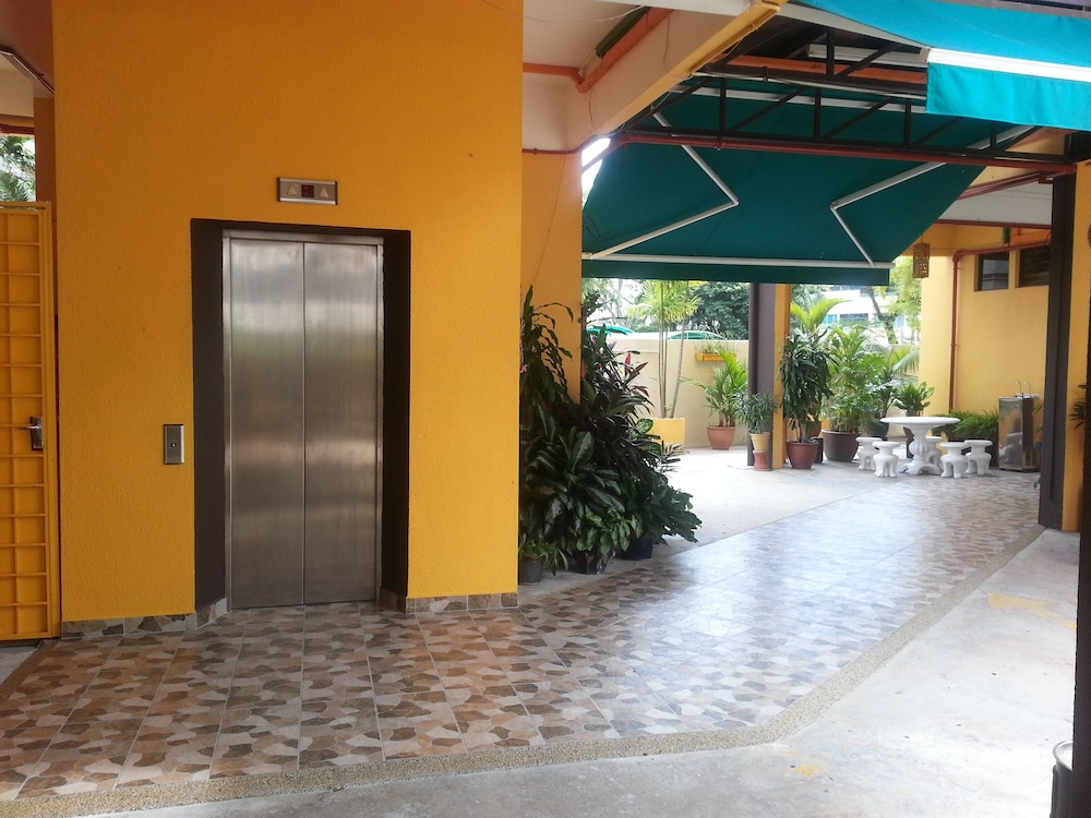 Goodhope Hotel Kelawei 56/71