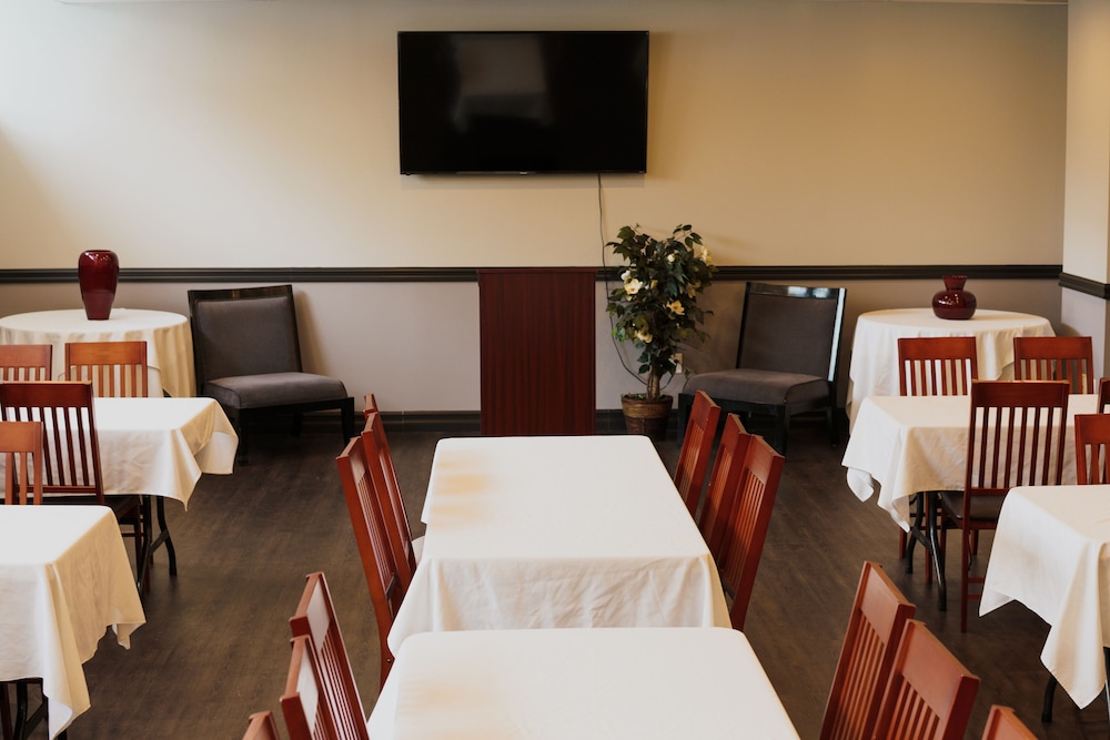 Monastery Spa And Suites By The Leaside Group 45/50