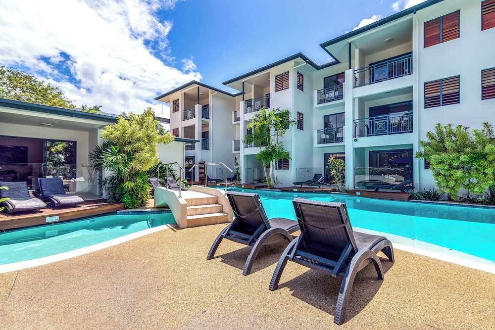Meridian Port Douglas 64/70