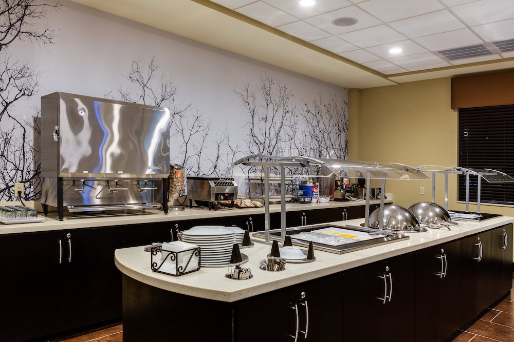 STAYBRIDGE SUITES ATLANTA AIRPORT 25/35