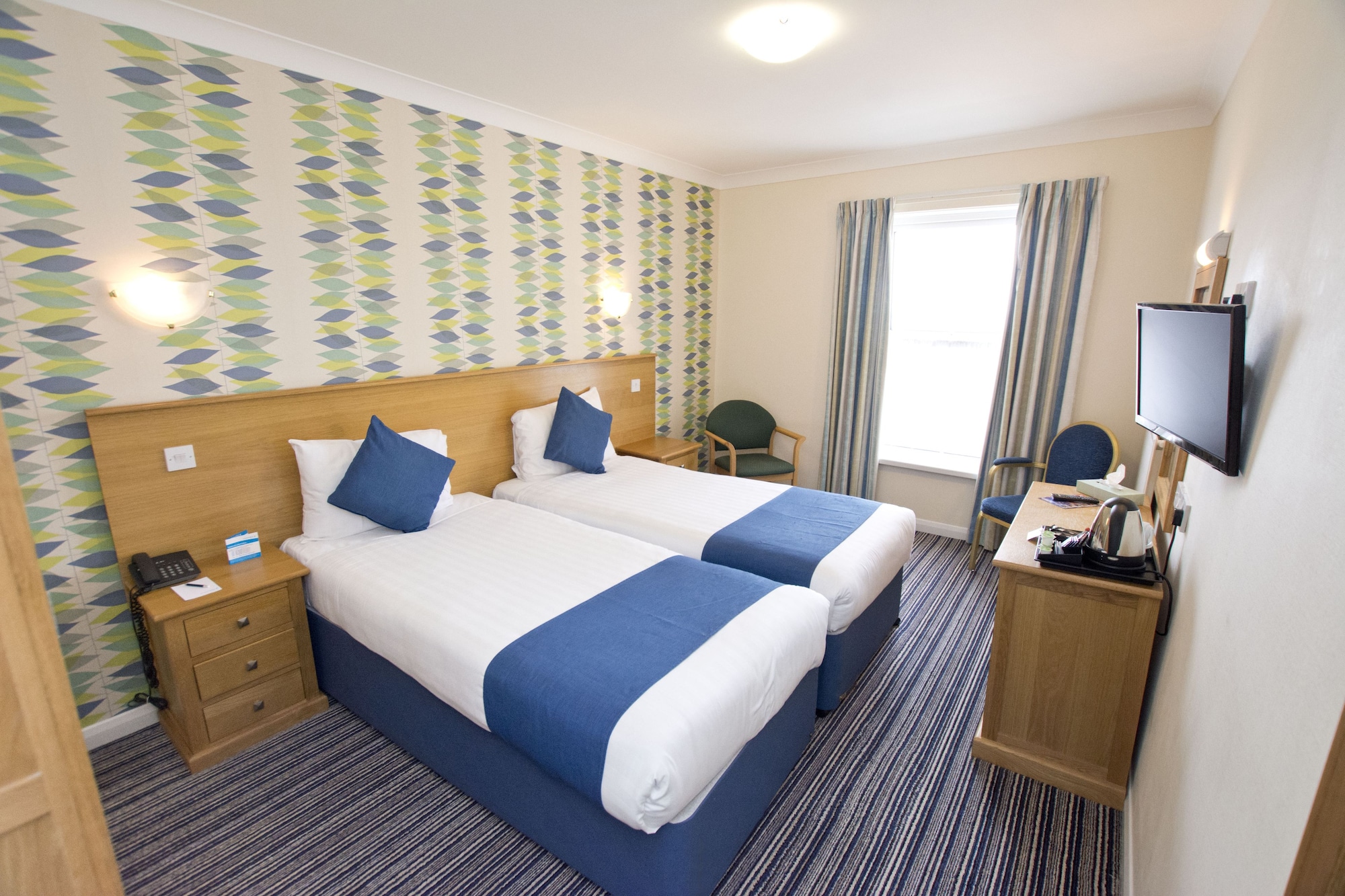 ROOM, TWIN BEDS