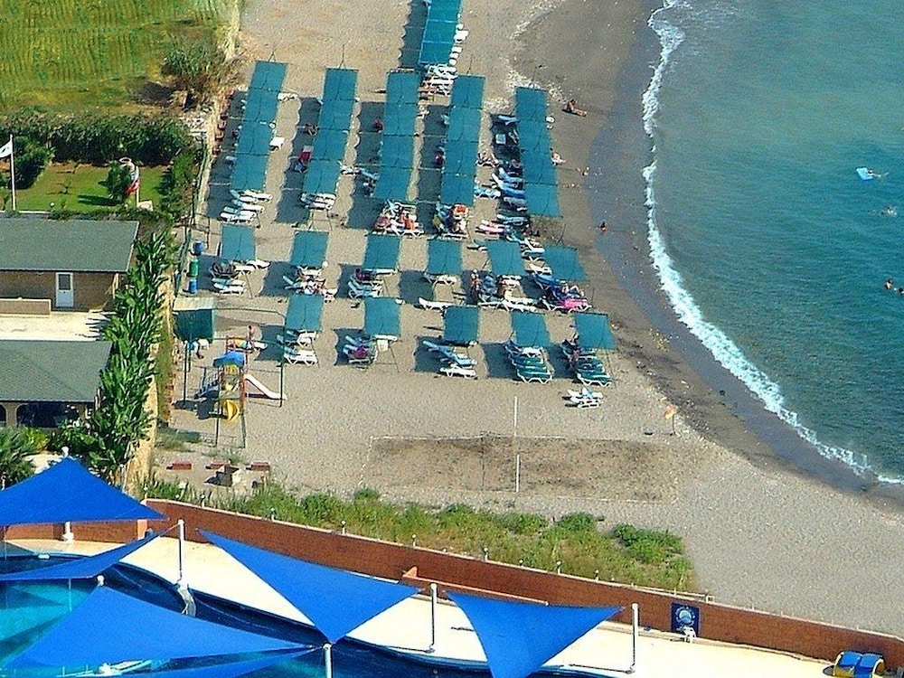 Asrin Beach 53/55