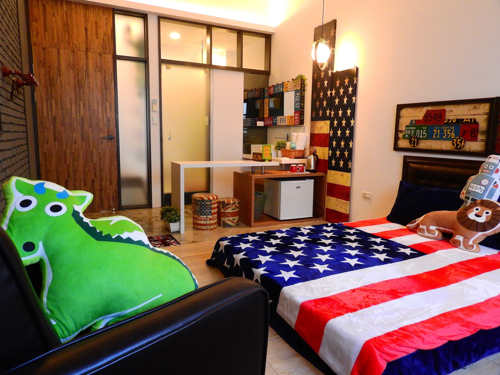 1 BEDROOM, GALLERY, DOUBLE BED