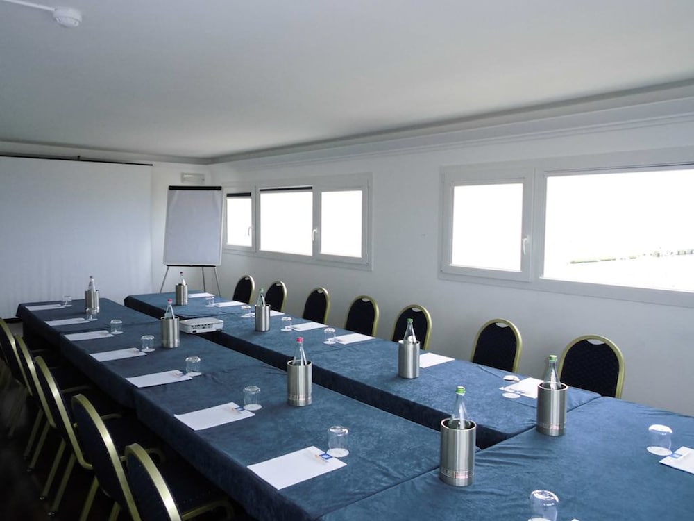 Hotel Tiber Fiumicino 55/68