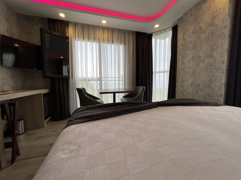 Avni Bey Otel 27/43