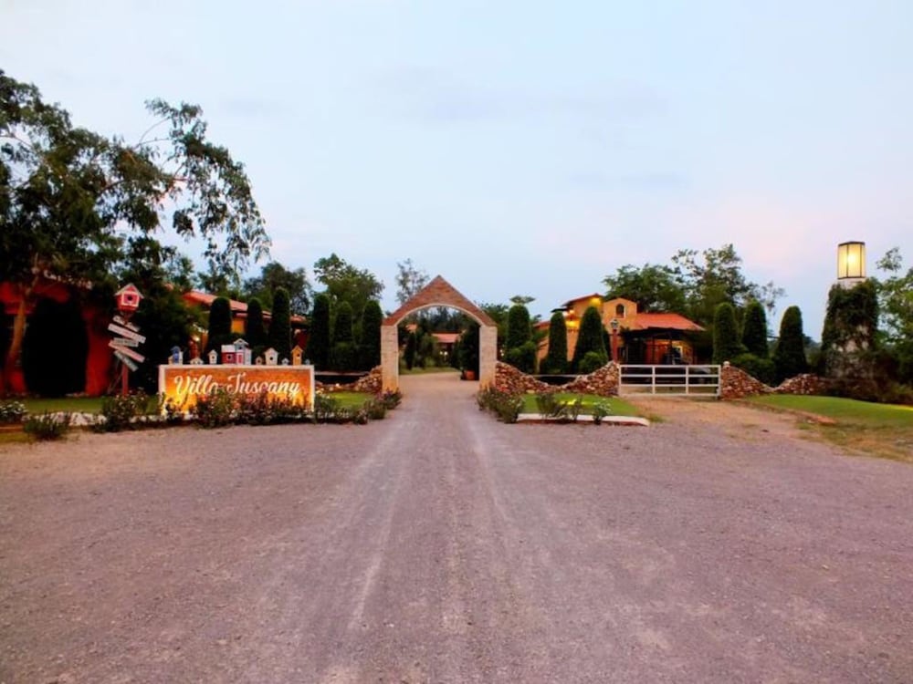 Villa Tuscany Country Resort 35/44