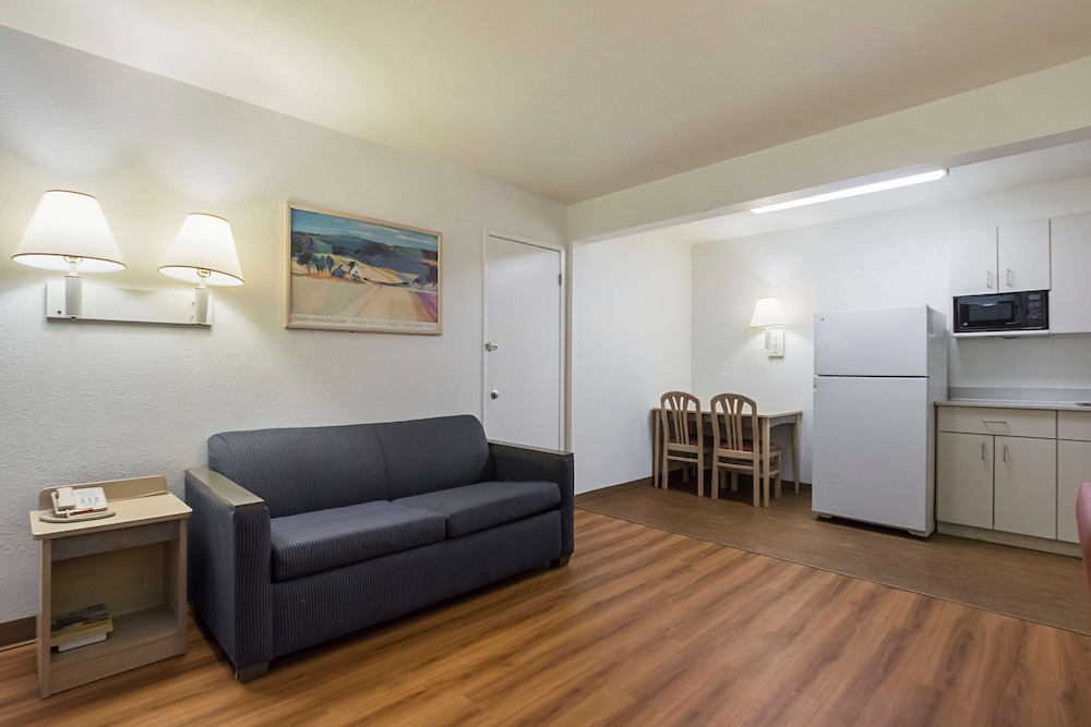 Motel6 Rochester, MN 36/57