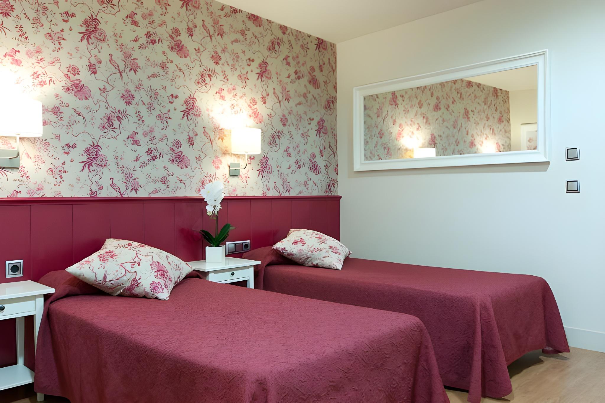 Room, Single, Double or Twin Bed
