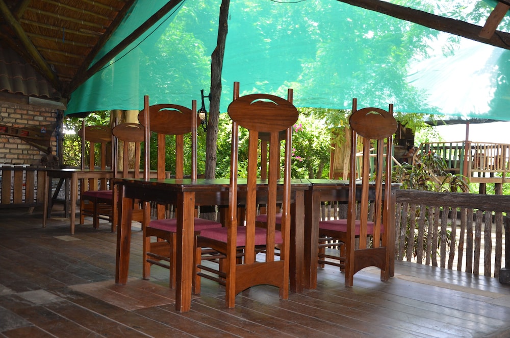 SELOUS KINGA LODGE 40/48
