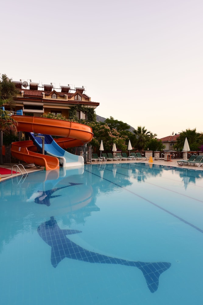 Perdikia Hill Family Resort Villas 38/68
