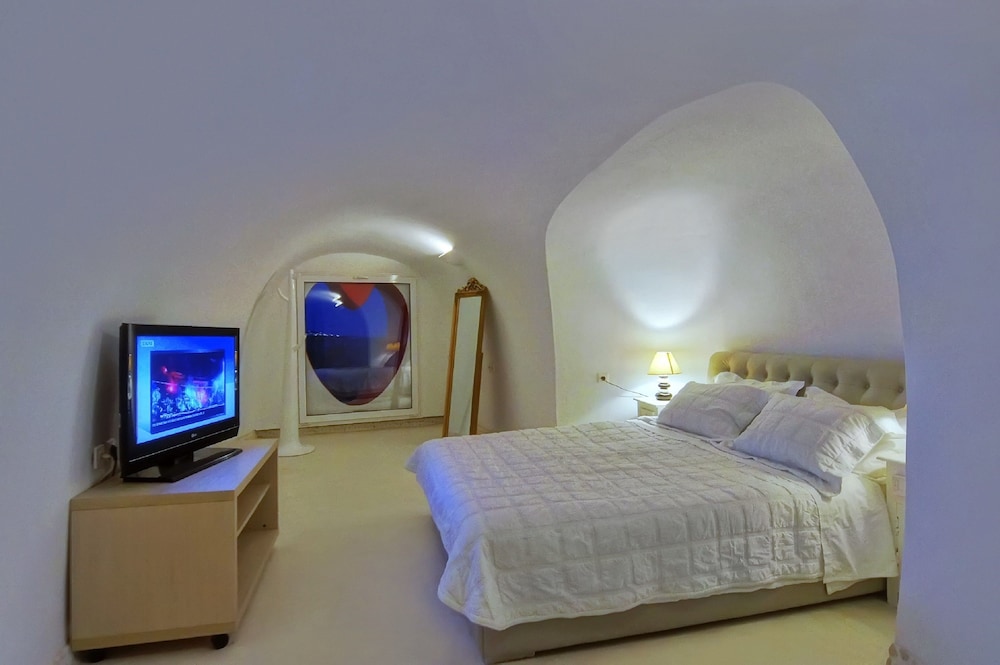 Suites of the Gods Cave Spa Hotel 8/50