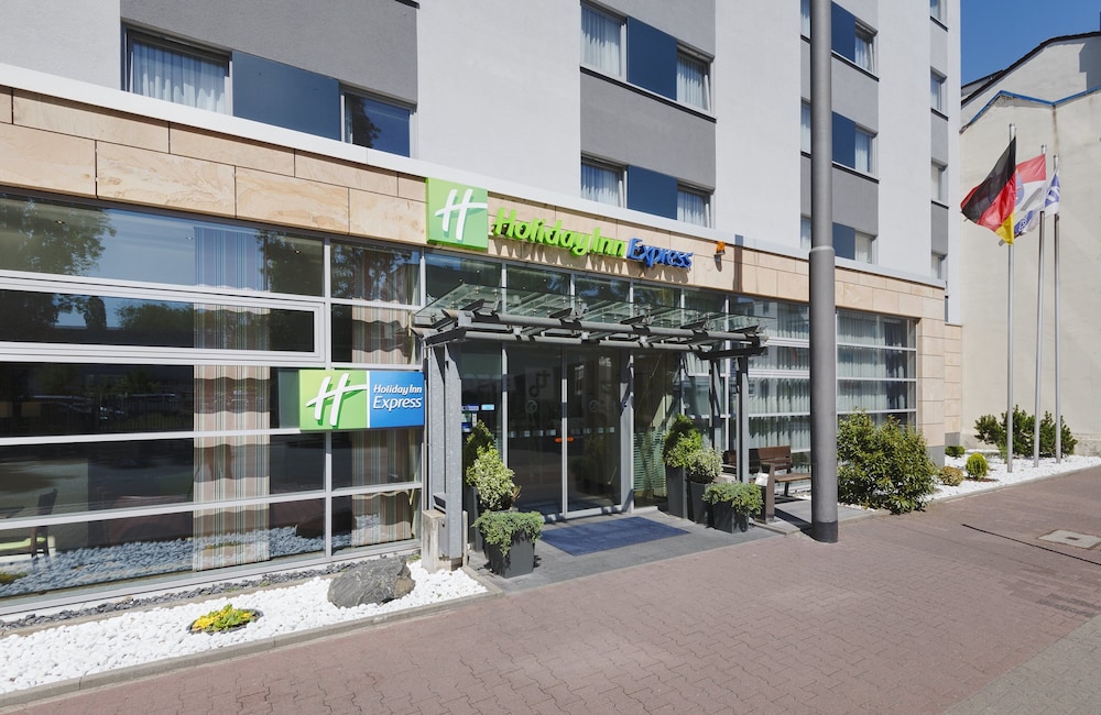 HOLIDAY INN EXPRESS FRANKFURT MESSE 3/40