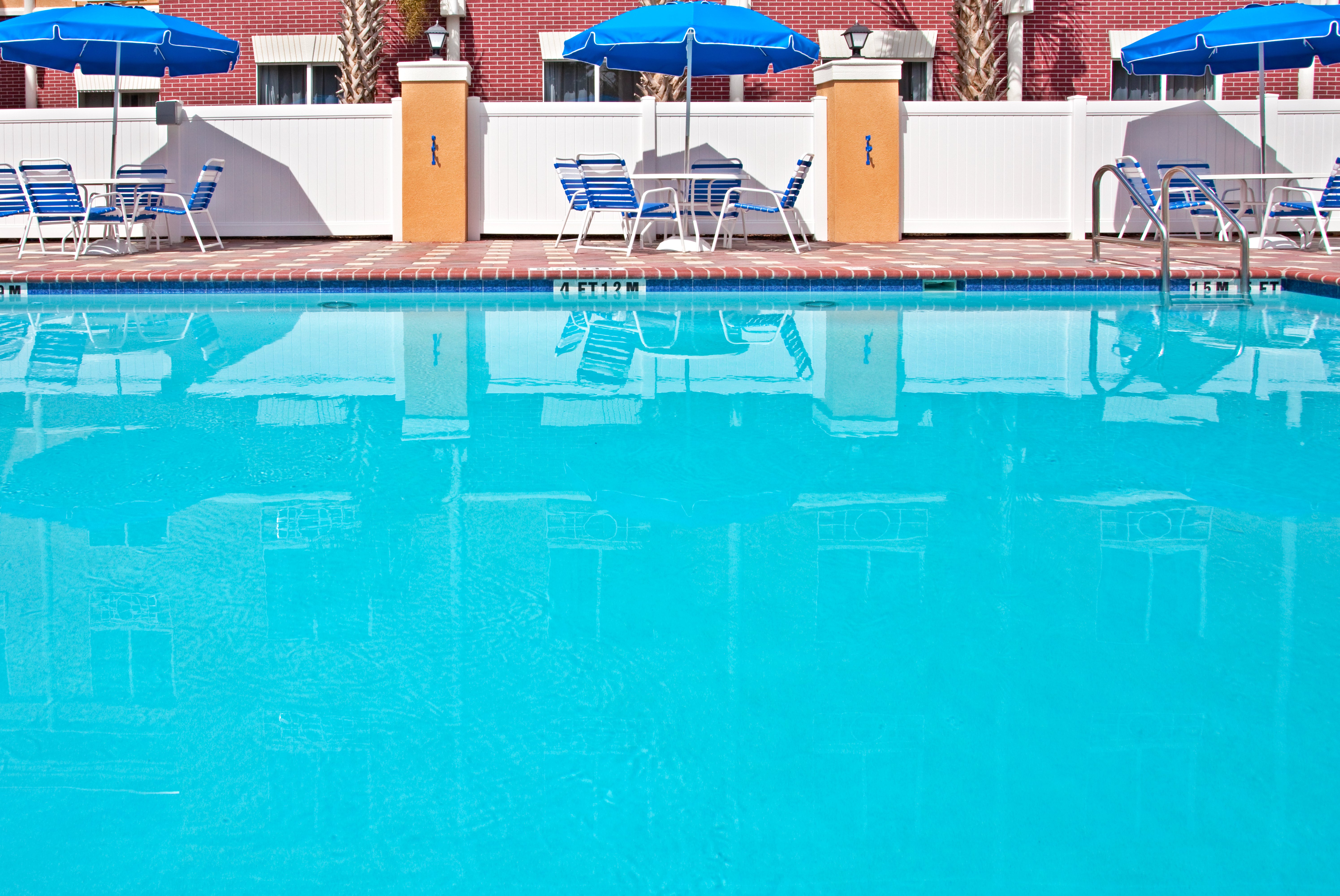 Holiday Inn Express Hotel & Suites Brooksville-I-75 8/50