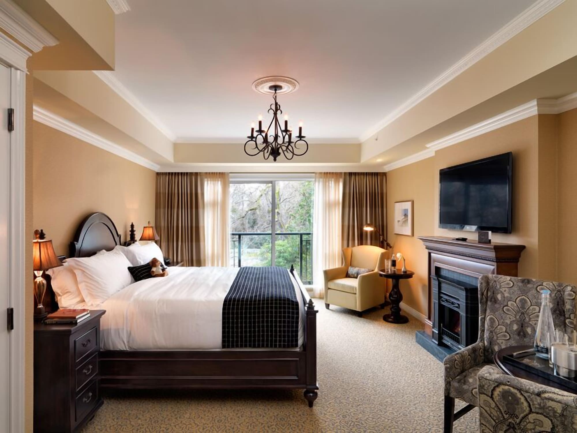 1 BEDROOM, OCEAN, SUITE, KING BED, RESIDENT VIEW