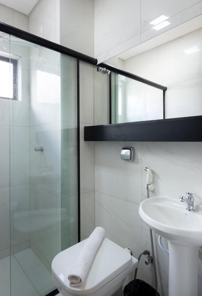 Hotel Vila Leste 40/43