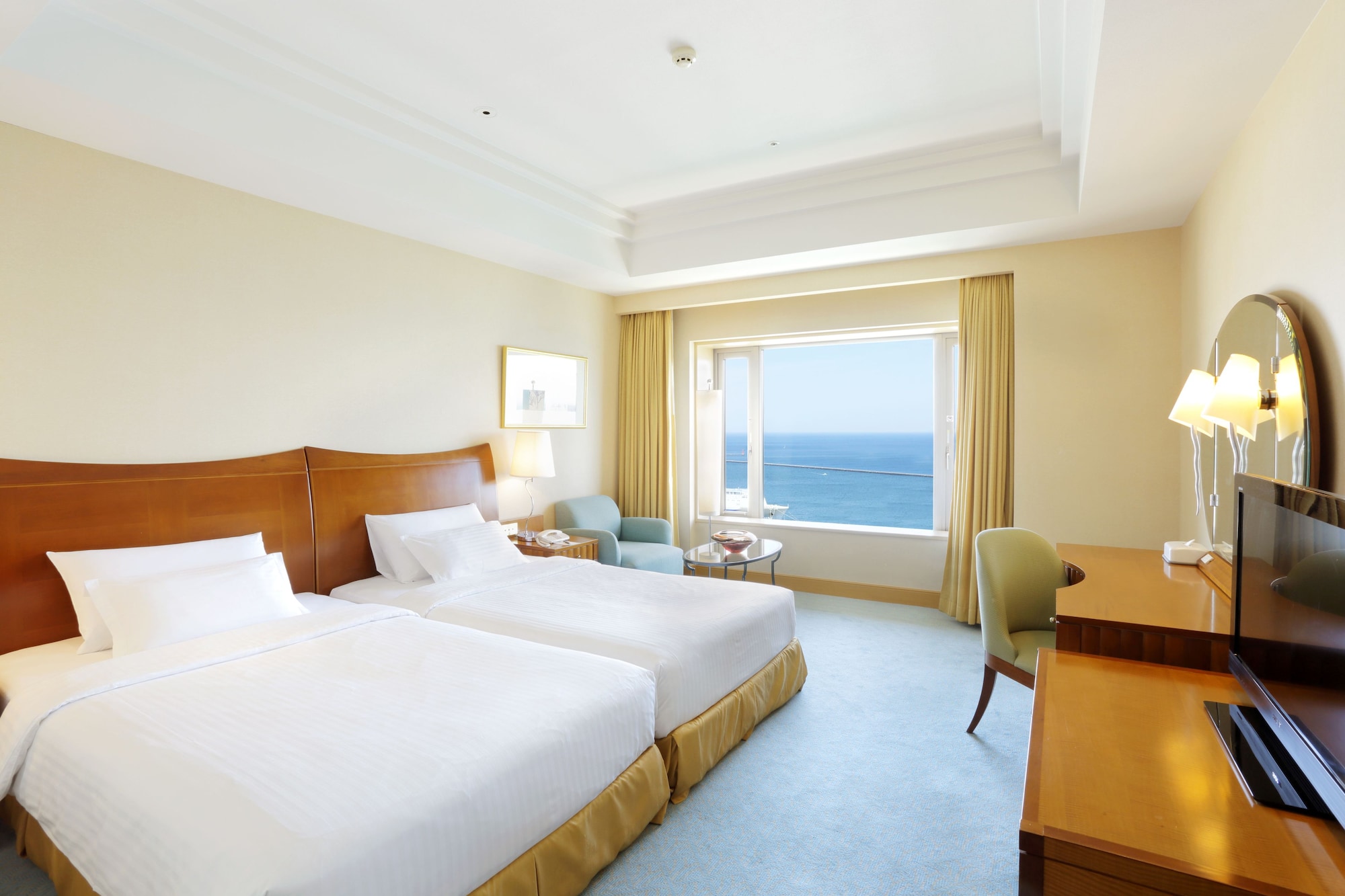 Bay Suite