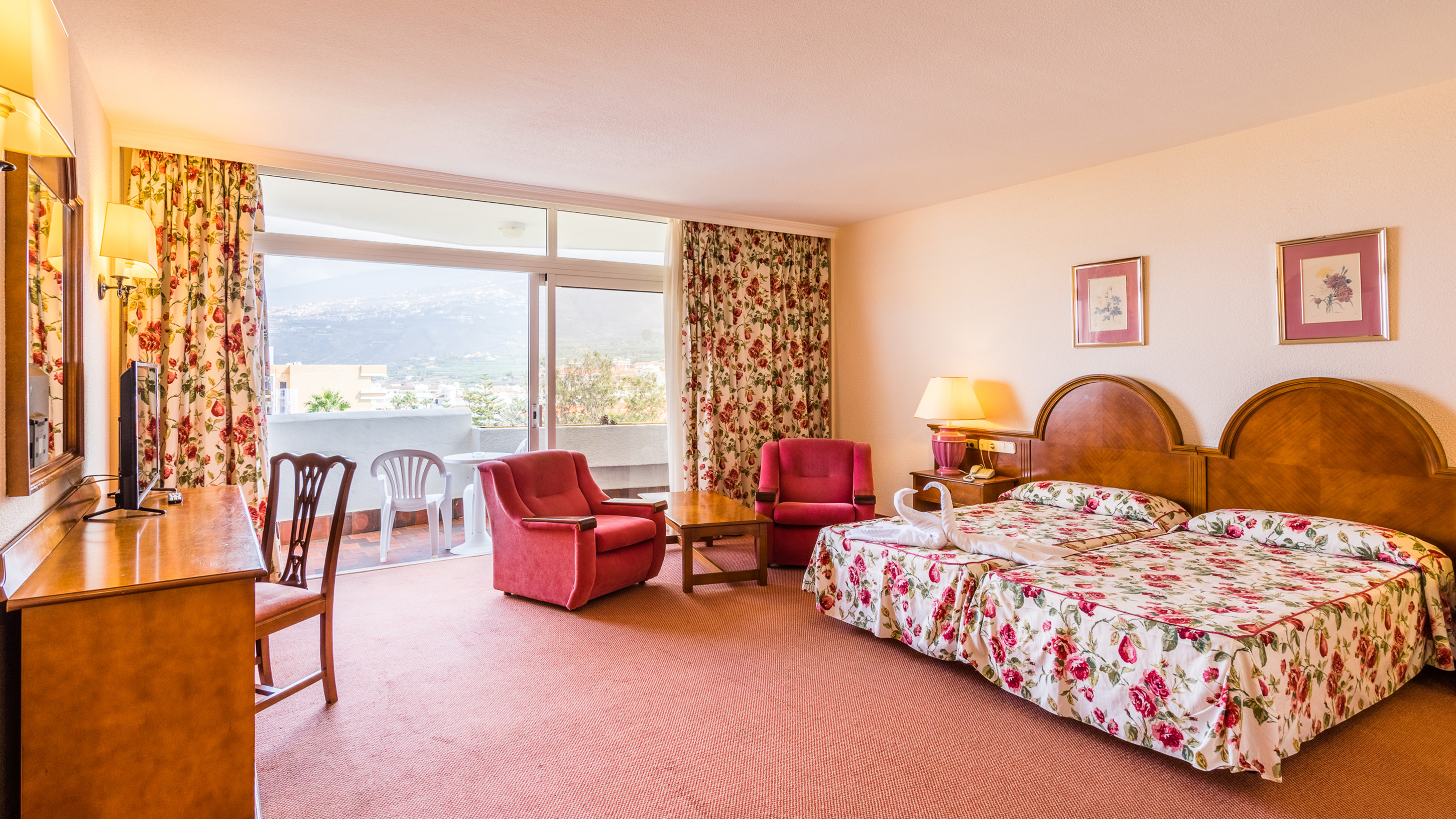 SUPERIOR, DOUBLE OR TWIN BED, SEA VIEW