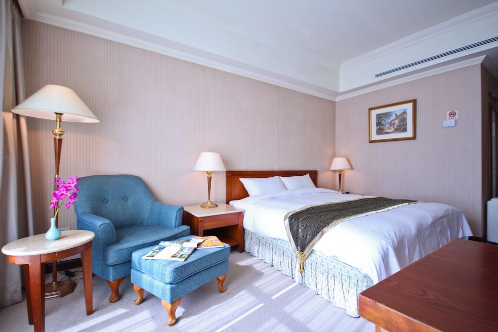 Grand Boss Hotel 23/46