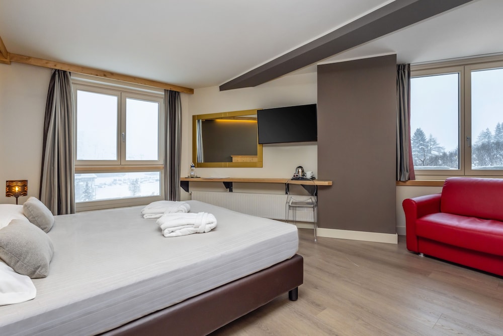 Hotel Piandineve 16/64