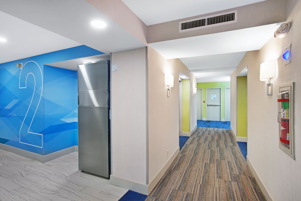swimming pool spa
