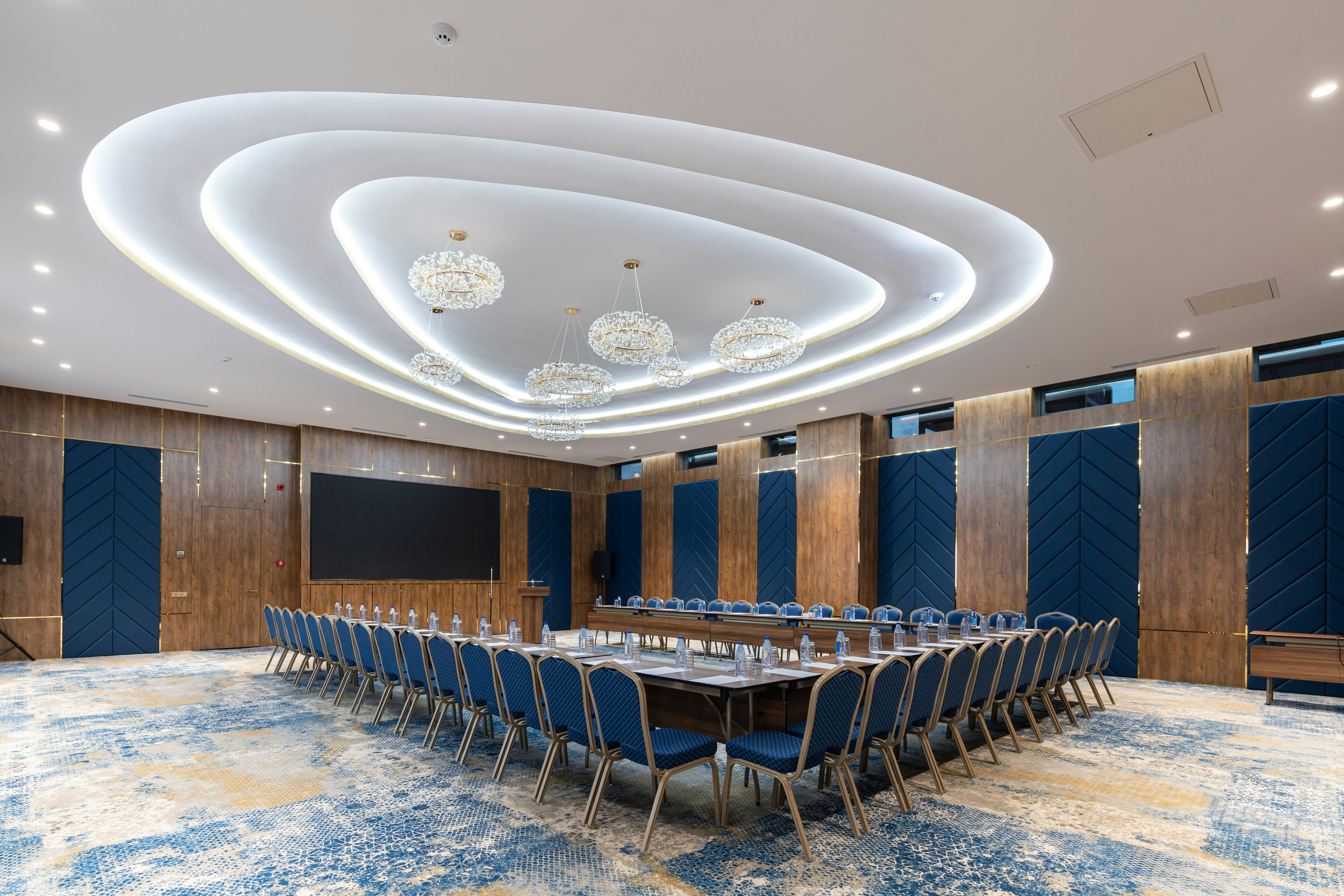 TOP Shamsan Airport Hotel 56/61