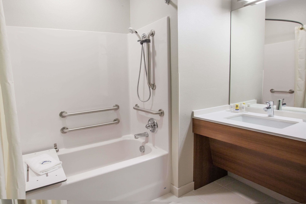 Microtel Inn And Suites By Wyndham Tioga 10/23