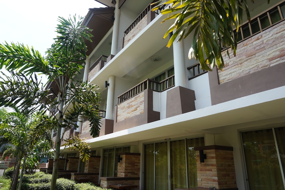 Banana Park Hotel 1/16