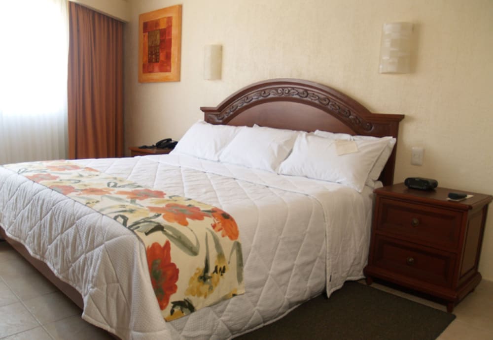 Standard, King Bed
